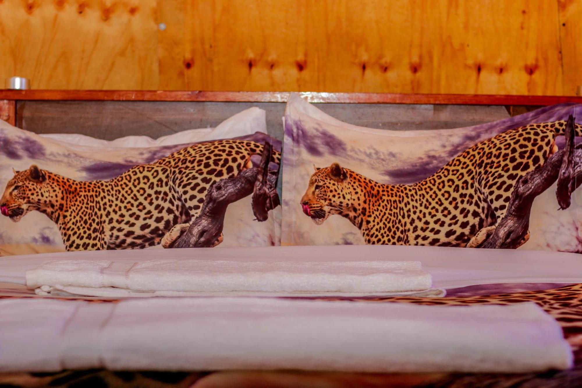 Little Amanya Camp Hotel อัมโบเซลี ภายนอก รูปภาพ