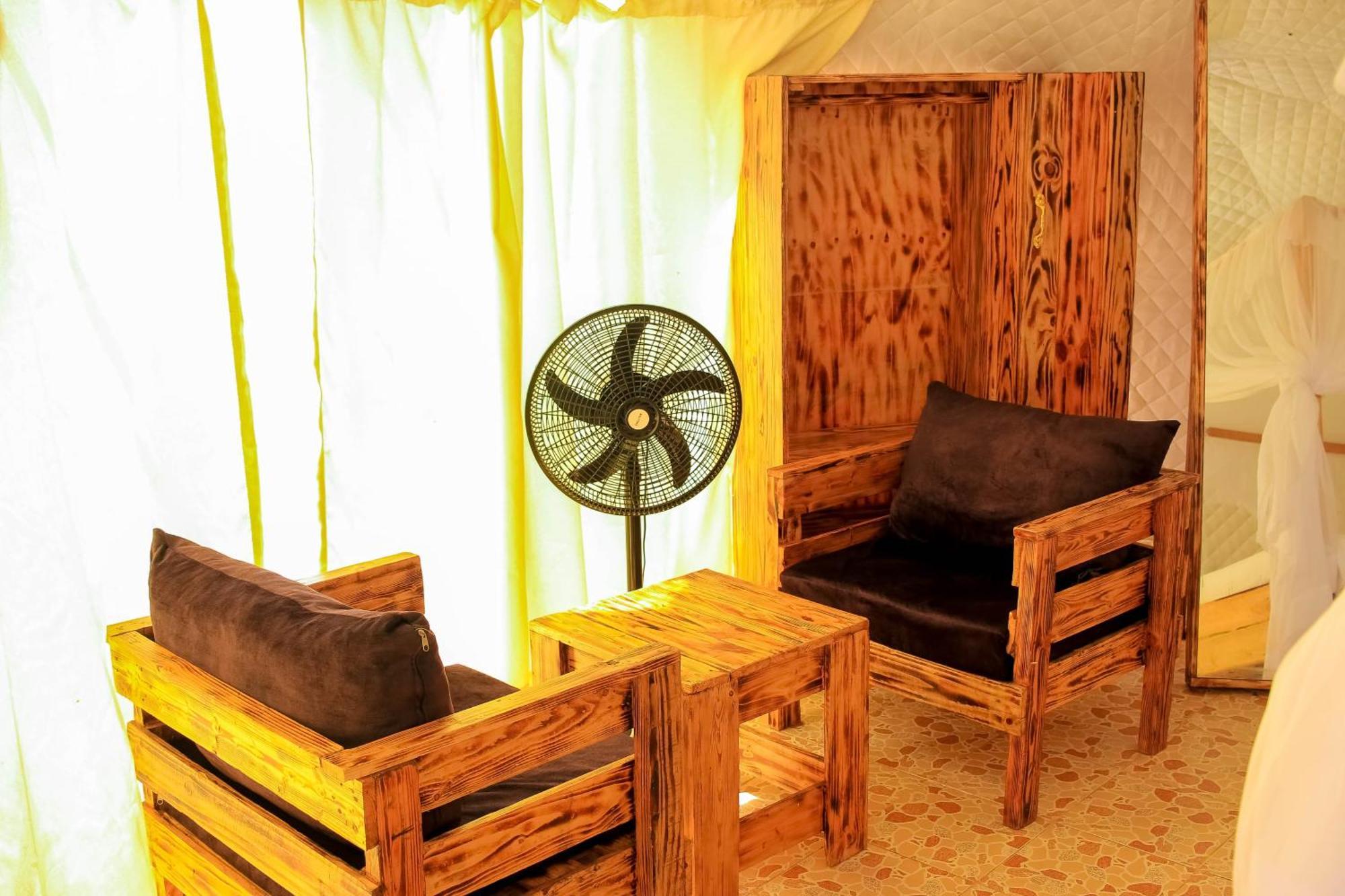 Little Amanya Camp Hotel อัมโบเซลี ภายนอก รูปภาพ
