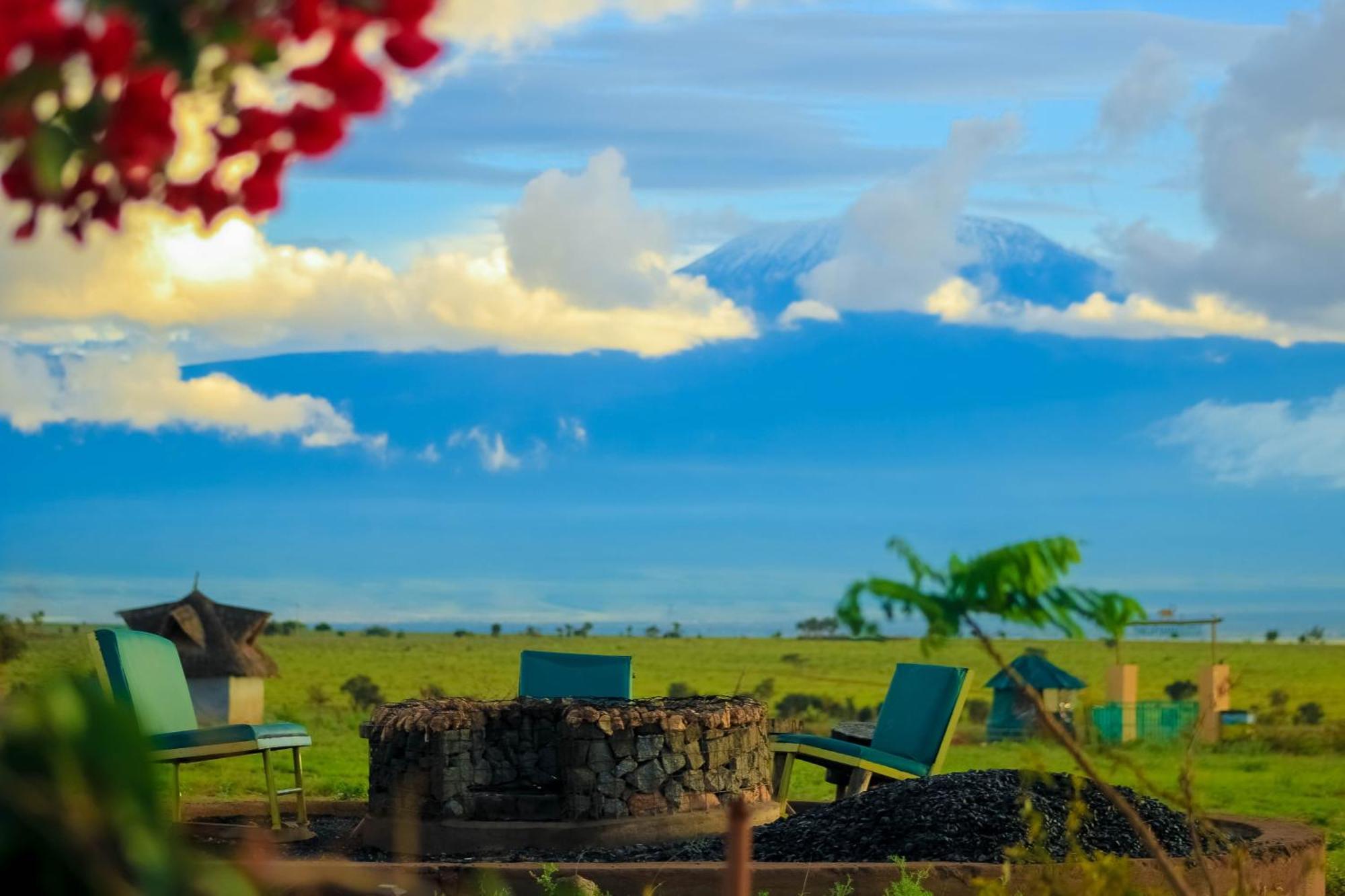 Little Amanya Camp Hotel อัมโบเซลี ภายนอก รูปภาพ